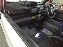 thumb car